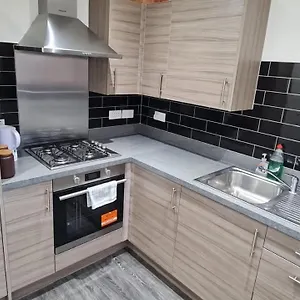 Beautiful 2 Bedroom House In Edinburgh